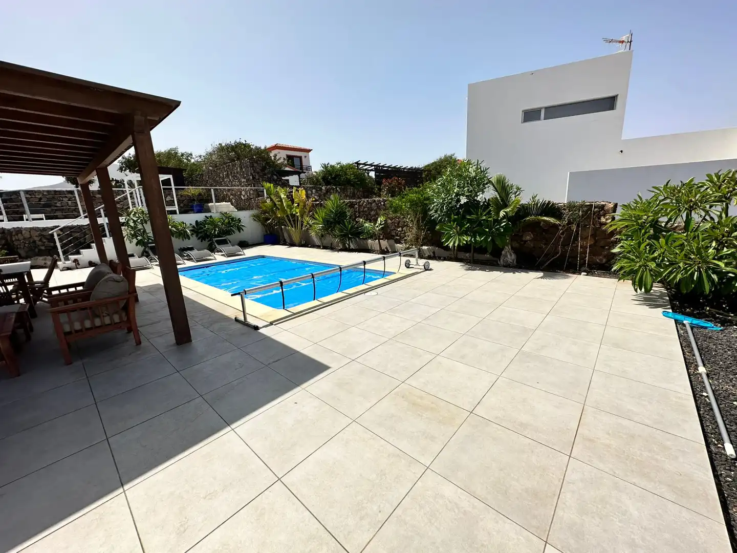 Piscina de Casa o xalet en venda en La Oliva amb Aire condicionat, Jardí privat i Terrassa