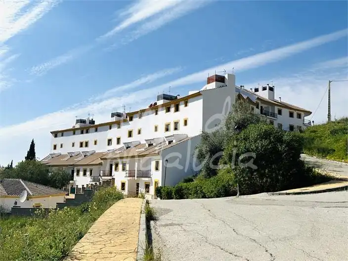 Apartament amb piscina en venda a Alcaucín