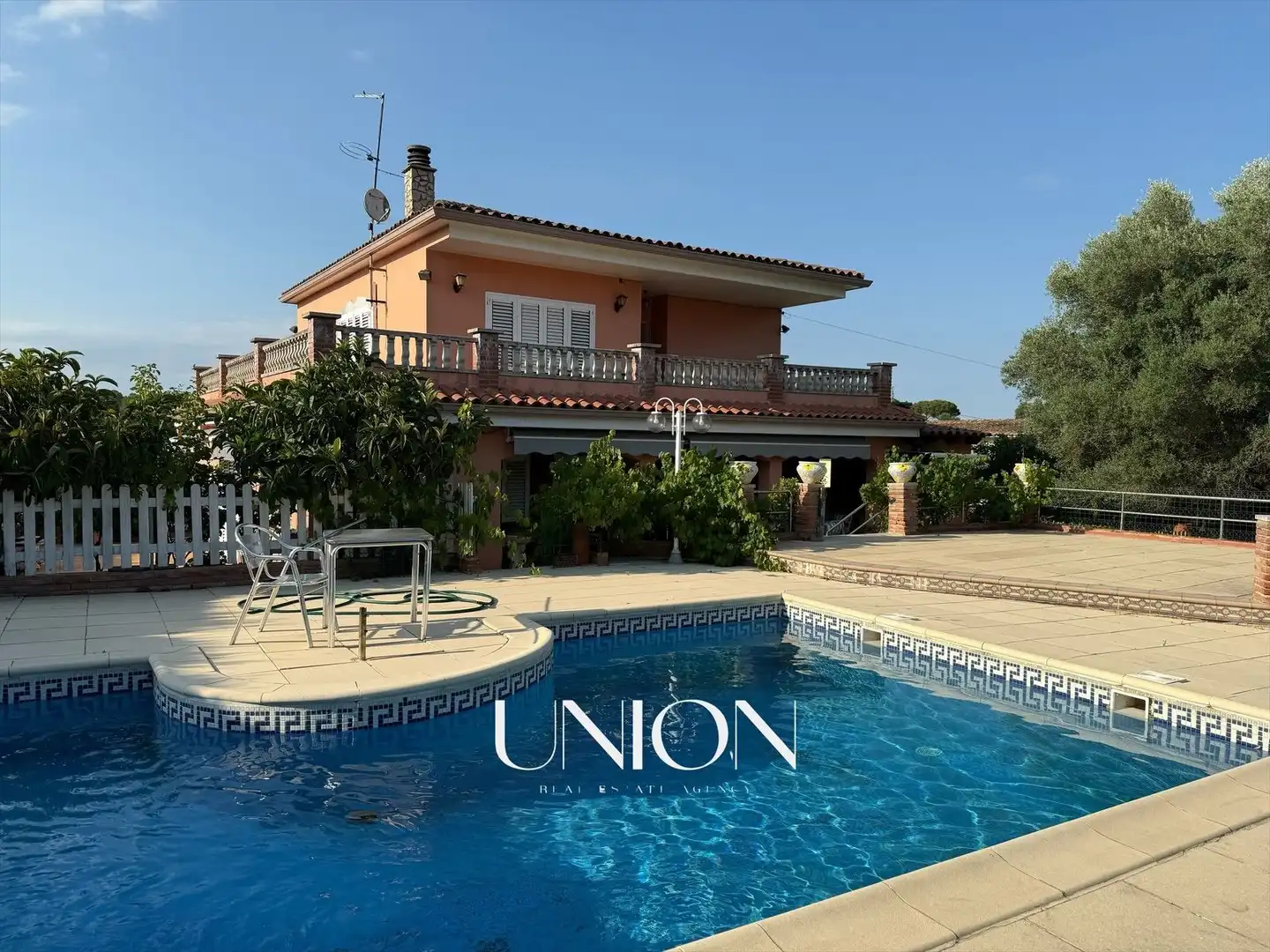 Vista exterior de Casa o xalet en venda en Caldes de Malavella amb Aire condicionat, Calefacció i Jardí privat