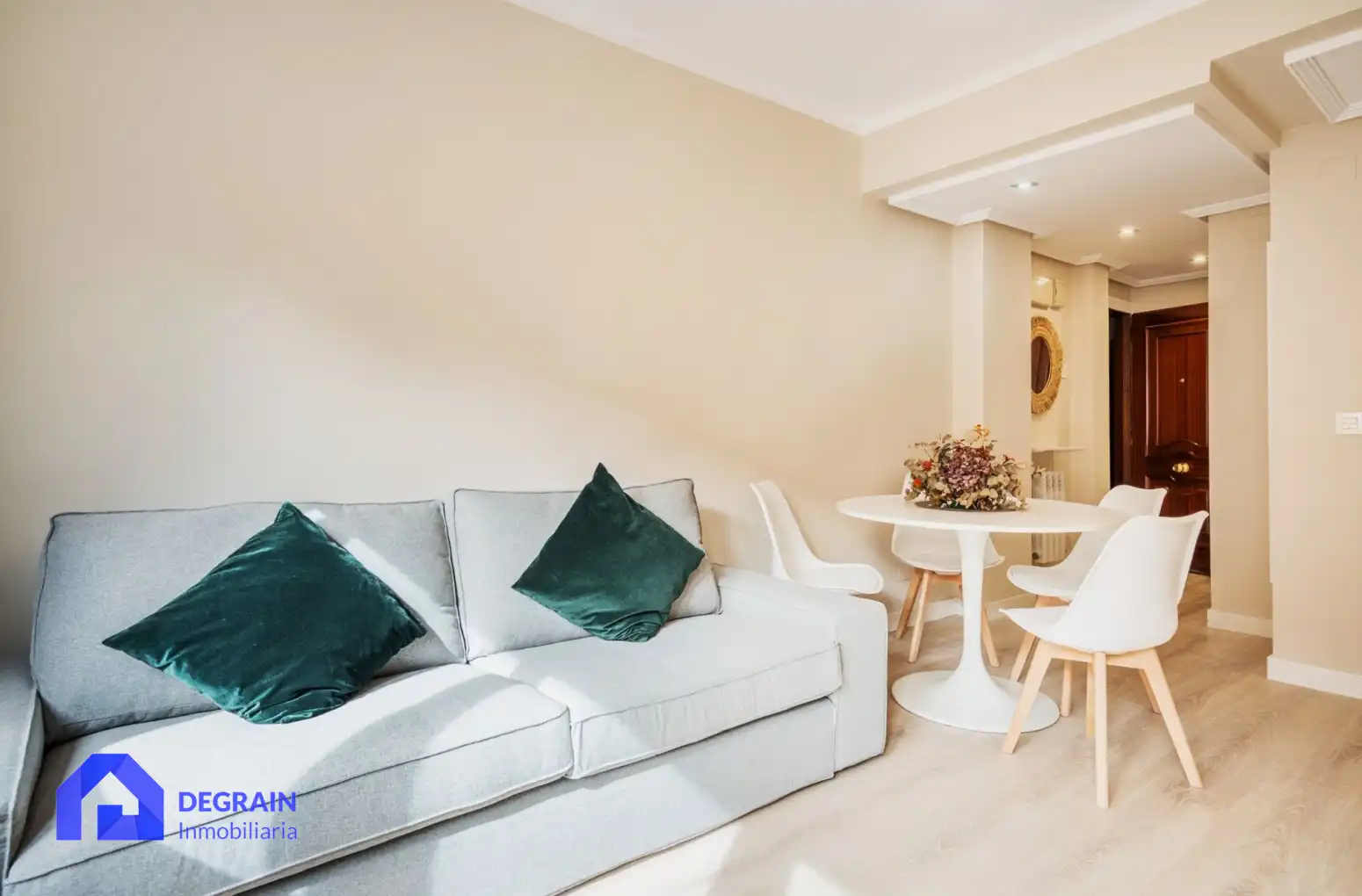 Sala de estar de Piso de alquiler en Oviedo  con Calefacción y Amueblado