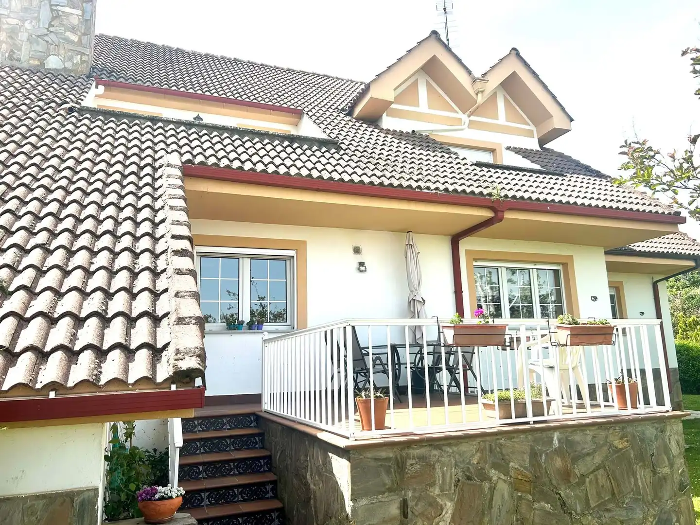 Exterior view of Houses for sale in Santovenia de la Valdoncina  with Heating and Terrace