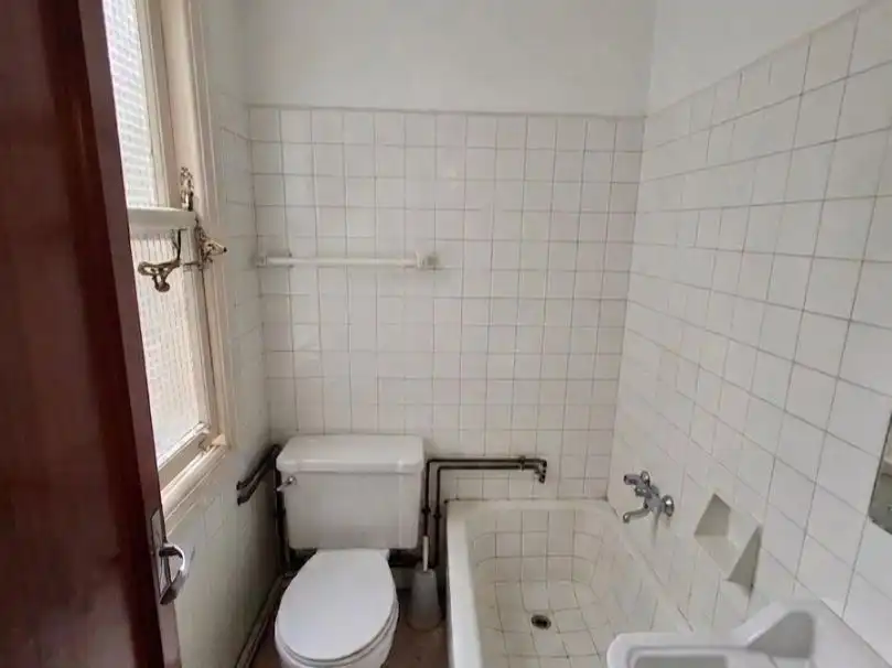 Bathroom of Flat for sale in Vigo   with Terrace and Balcony
