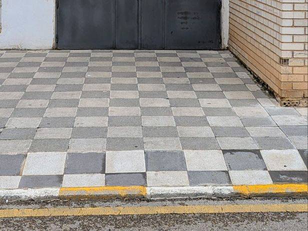 Garaje en Venta en Avenida de los Reyes Católicos, 33 en Reyes Católicos - Paseo San Antonio