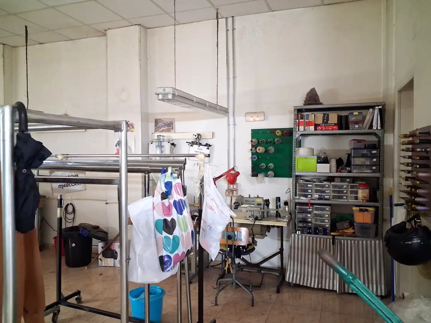 Cuina de Local en venda en Zaragoza amb Moblat i Alarma