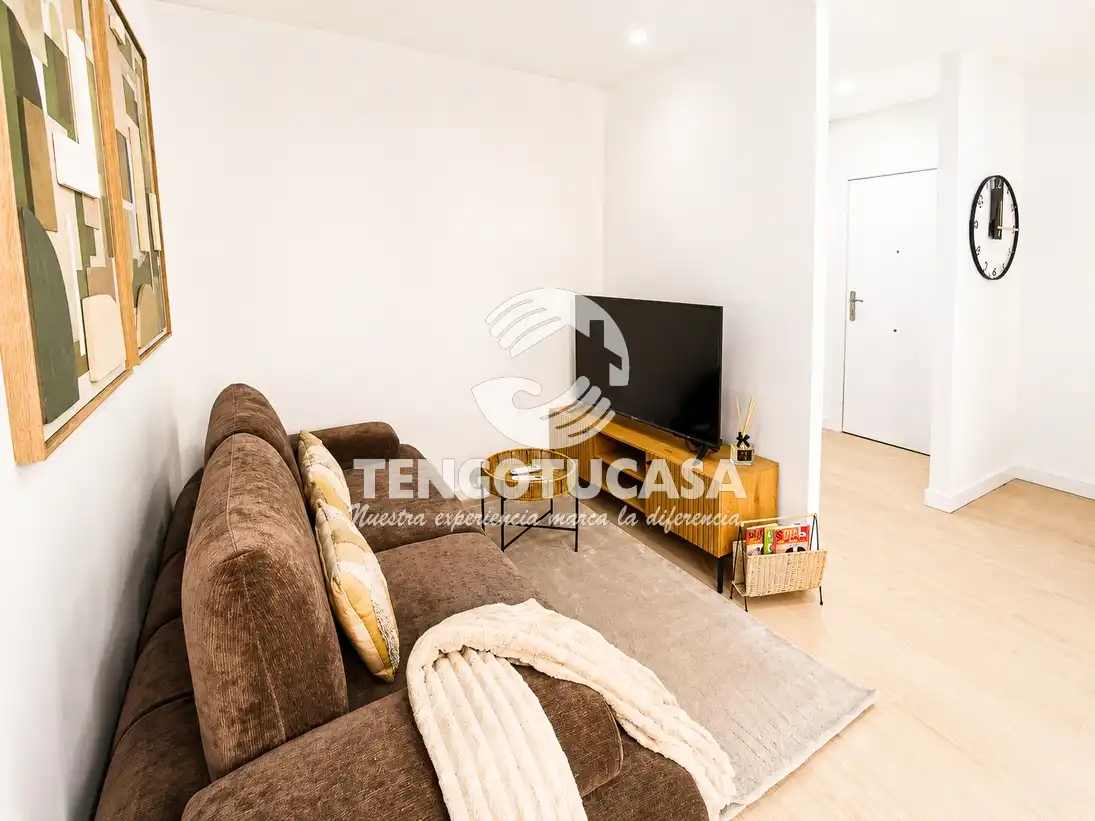 Living room of Flat for sale in Madrid  with Air Conditioner, Furnished and Oven