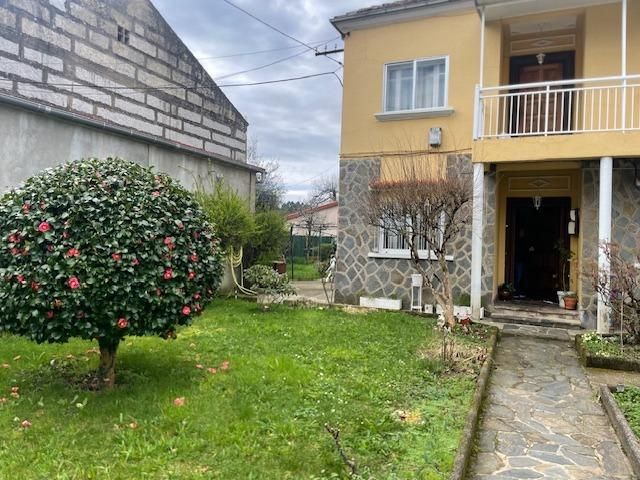 Jardí de Casa o xalet en venda en O Carballiño   amb Calefacció, Jardí privat i Terrassa