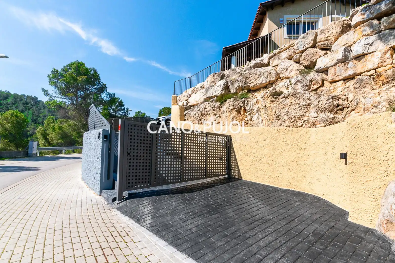Vista exterior de Casa o chalet en venta en Corbera de Llobregat con Calefacción, Terraza y Trastero