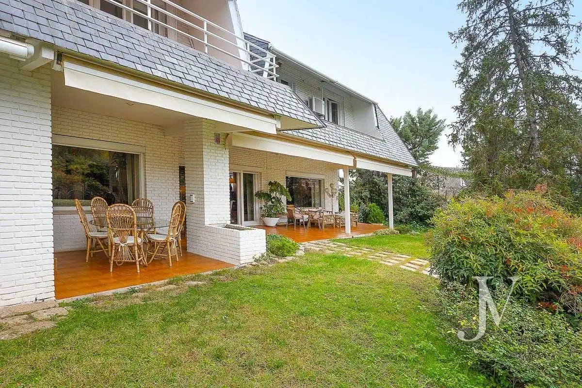 Terrassa de Casa o xalet en venda en Madrid amb Aire condicionat, Calefacció i Jardí privat
