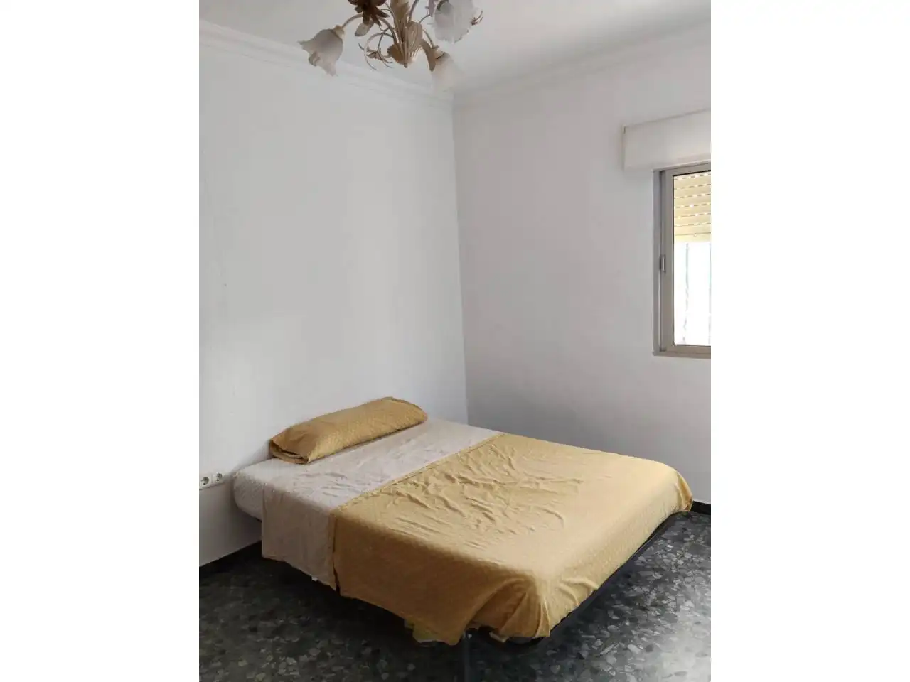 Habitación de Casa o chalet de alquiler en Carmona con Aire acondicionado, Calefacción y Jardín privado