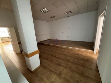 Local comercial de lloguer a Avenida Europa