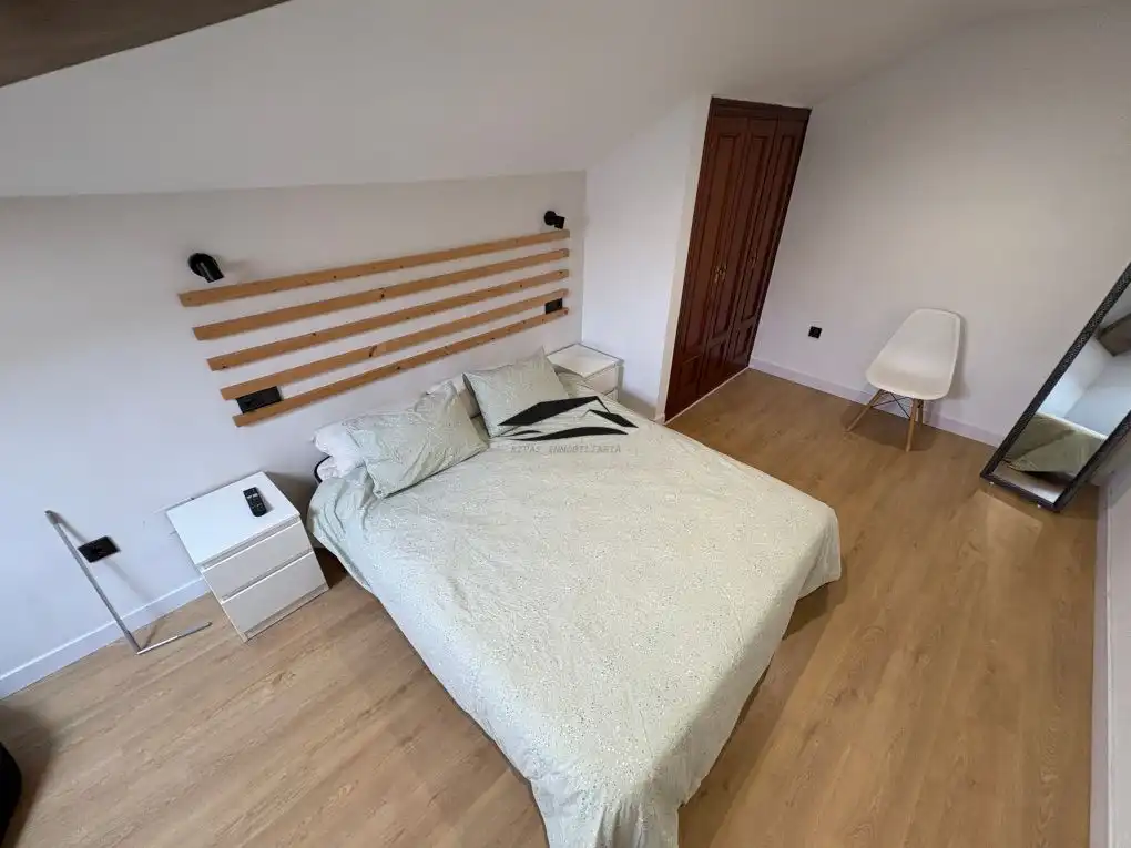 Bedroom of Duplexes for rent in Salamanca  with Air Conditioner, Heating and Furnished