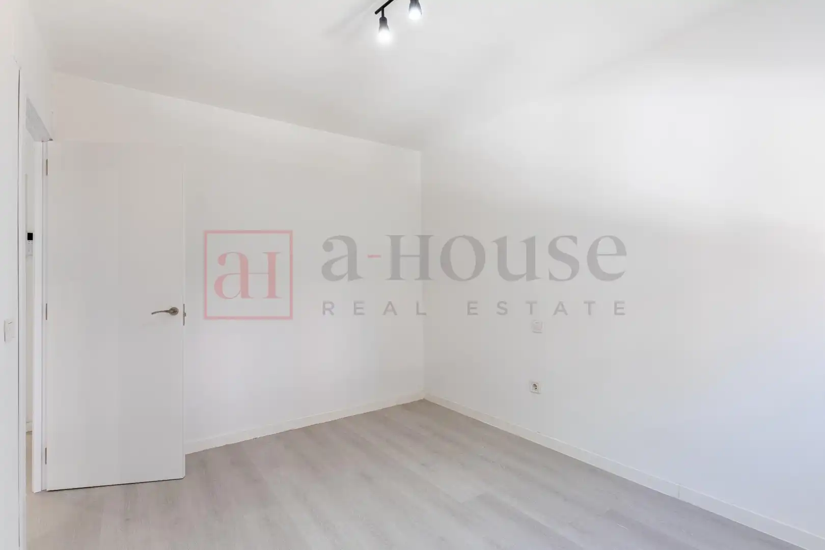 Habitación de Piso en venta en Madrid con Calefacción y Parquet