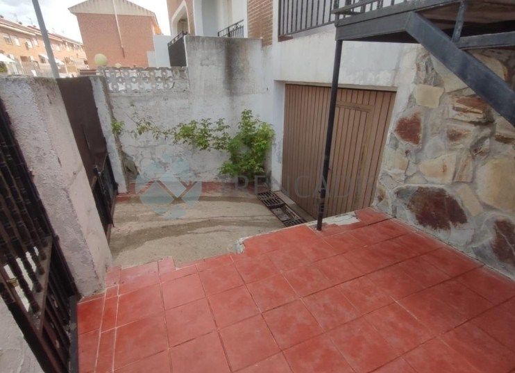Single-family semi-detached for sale in Recas