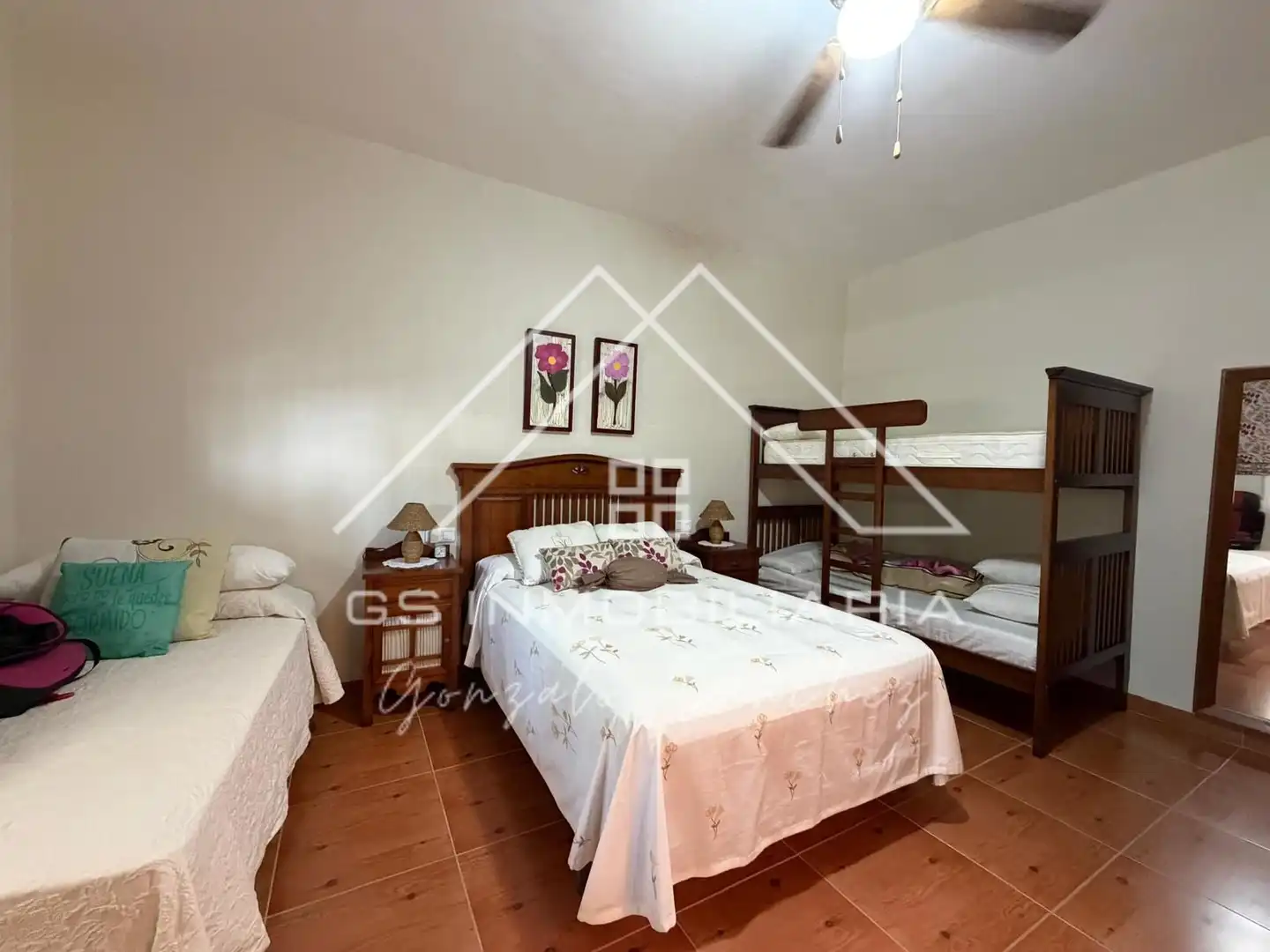 Dormitori de Casa o xalet en venda en Lucena