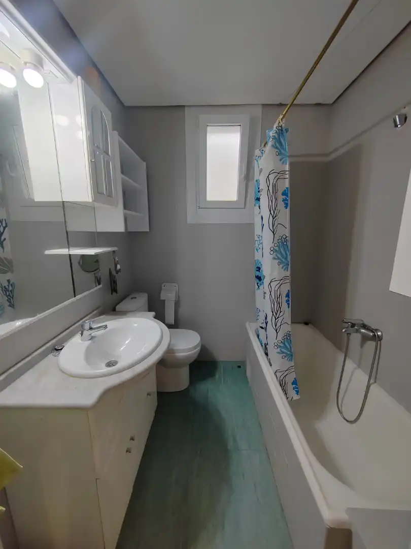 Bathroom of Flat for sale in Bilbao   with Heating and Furnished