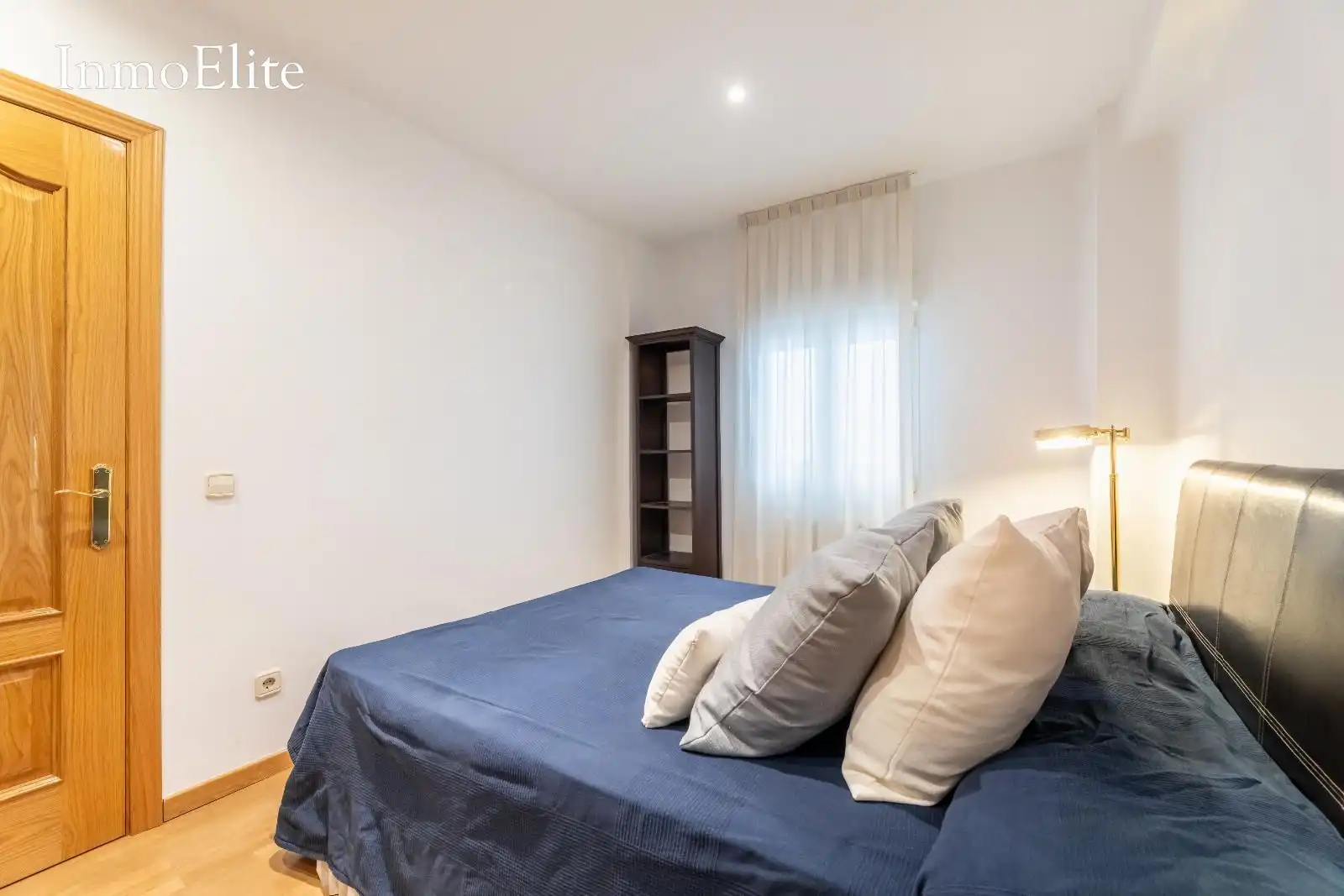 Bedroom of Flat for sale in Madrid  with Heating, Parquet flooring and Storage room