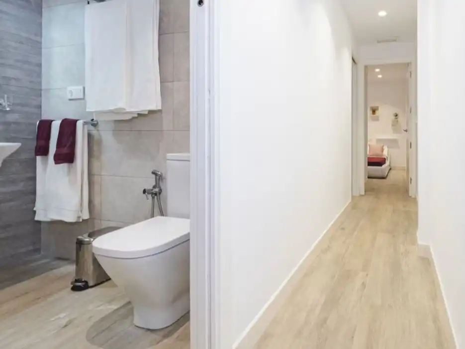 Bathroom of Flat for rent in Fuengirola  with Air Conditioner, Heating and Parquet flooring