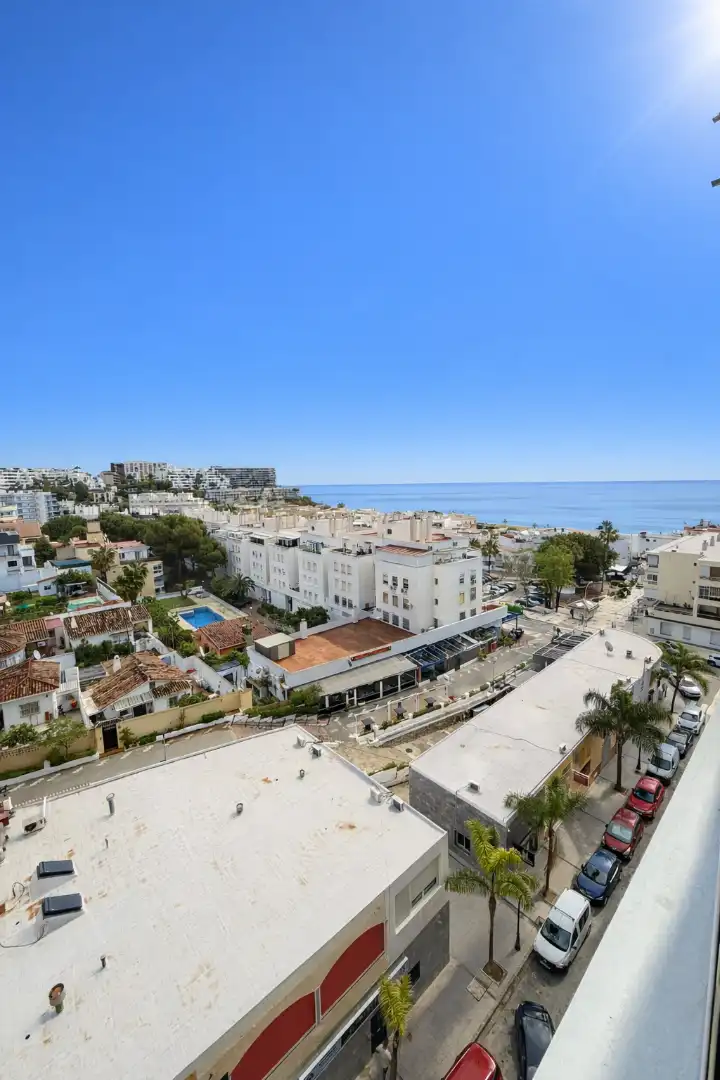 Vista exterior de Pis en venda en Torremolinos amb Terrassa i Piscina comunitària