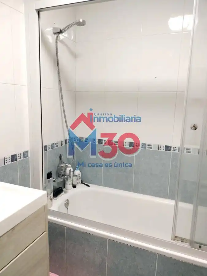 Badezimmer von Wohnung zum Verkauf in Miranda de Ebro mit Heizung, Parkett und Terrasse