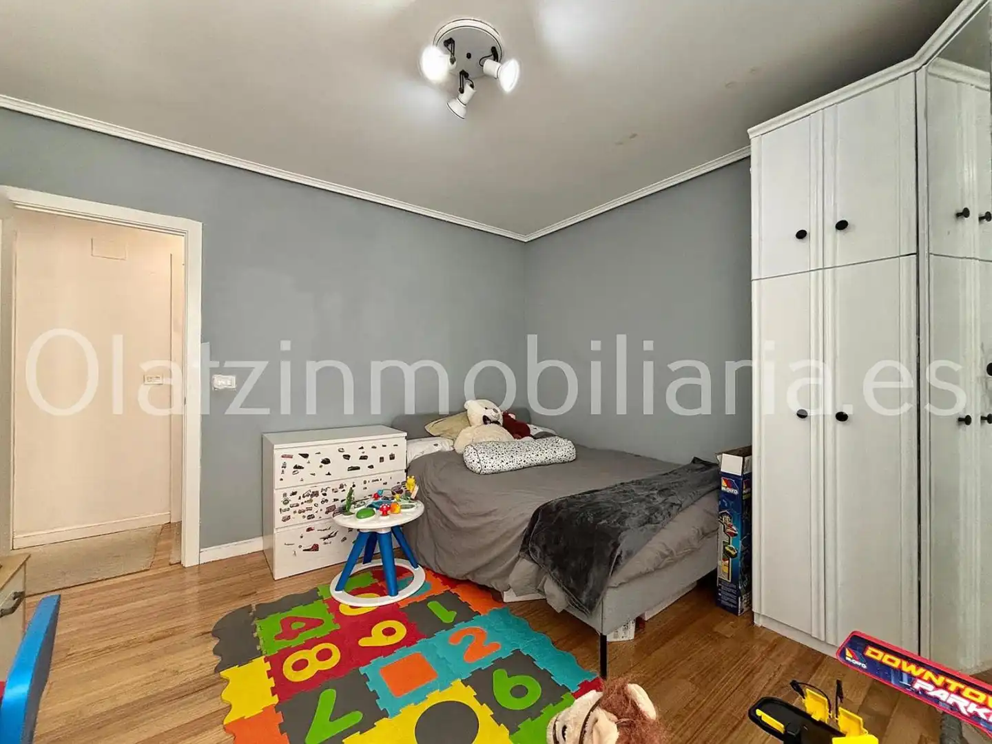Habitación de Piso en venta en Zalla  con Calefacción, Terraza y Trastero