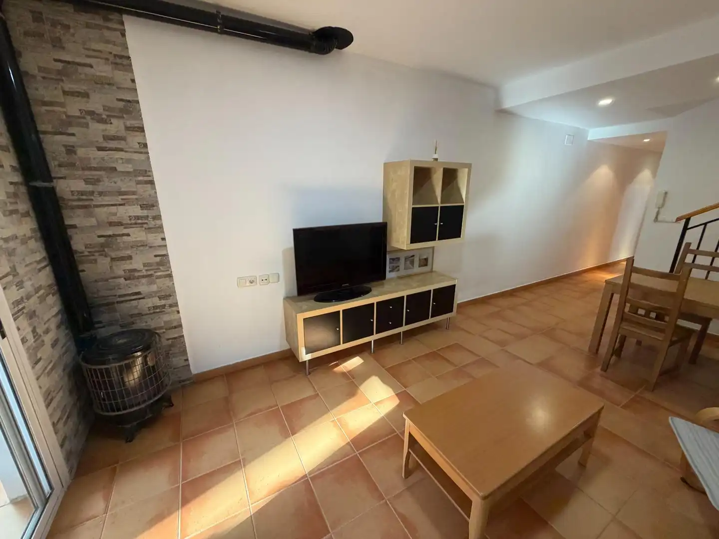 Wohnzimmer von Einfamilien-Reihenhaus zum Verkauf in Dénia mit Klimaanlage, Privatgarten und Terrasse