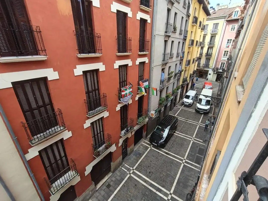 Vista exterior de Pis de lloguer en  Pamplona / Iruña amb Calefacció i Balcó