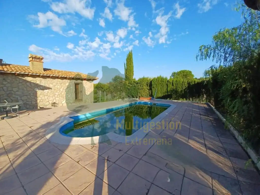 Chalet con piscina en venta en Sierra de Fuentes, imagen 9