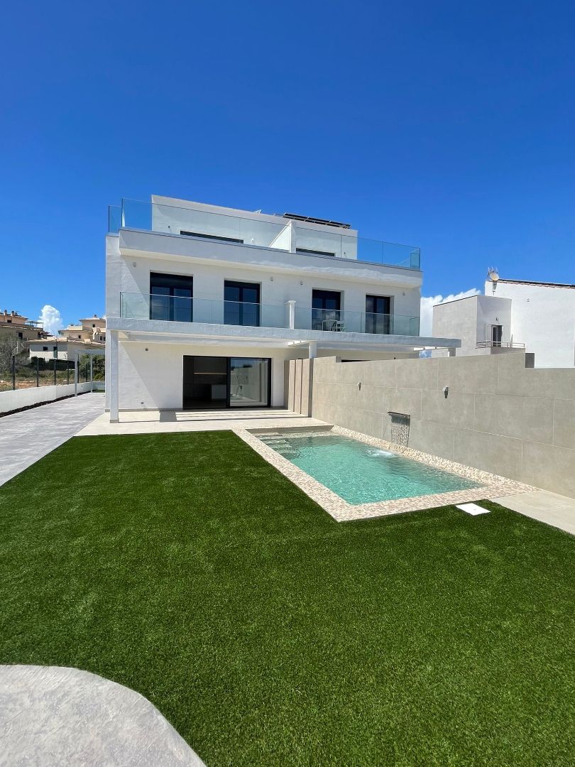 Piscina de Casa adosada en venda en Llucmajor amb Aire condicionat, Jardí privat i Terrassa