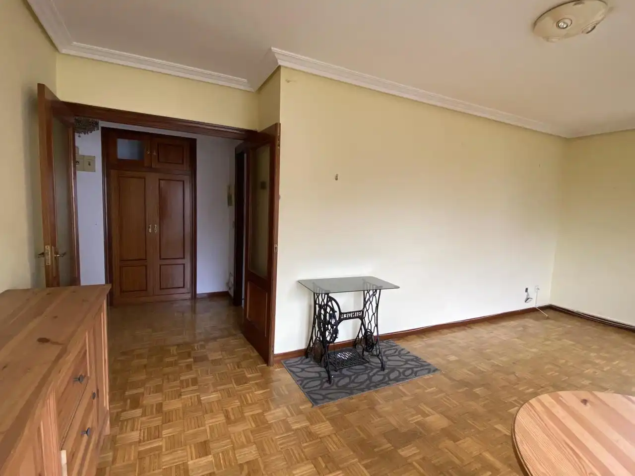 Sala de estar de Piso en venta en Oviedo  con Trastero