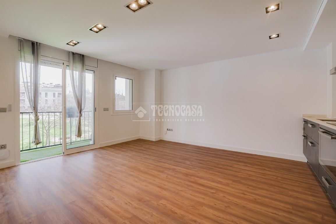 Sala d'estar de Loft en venda en Rubí amb Aire condicionat, Parquet i Moblat