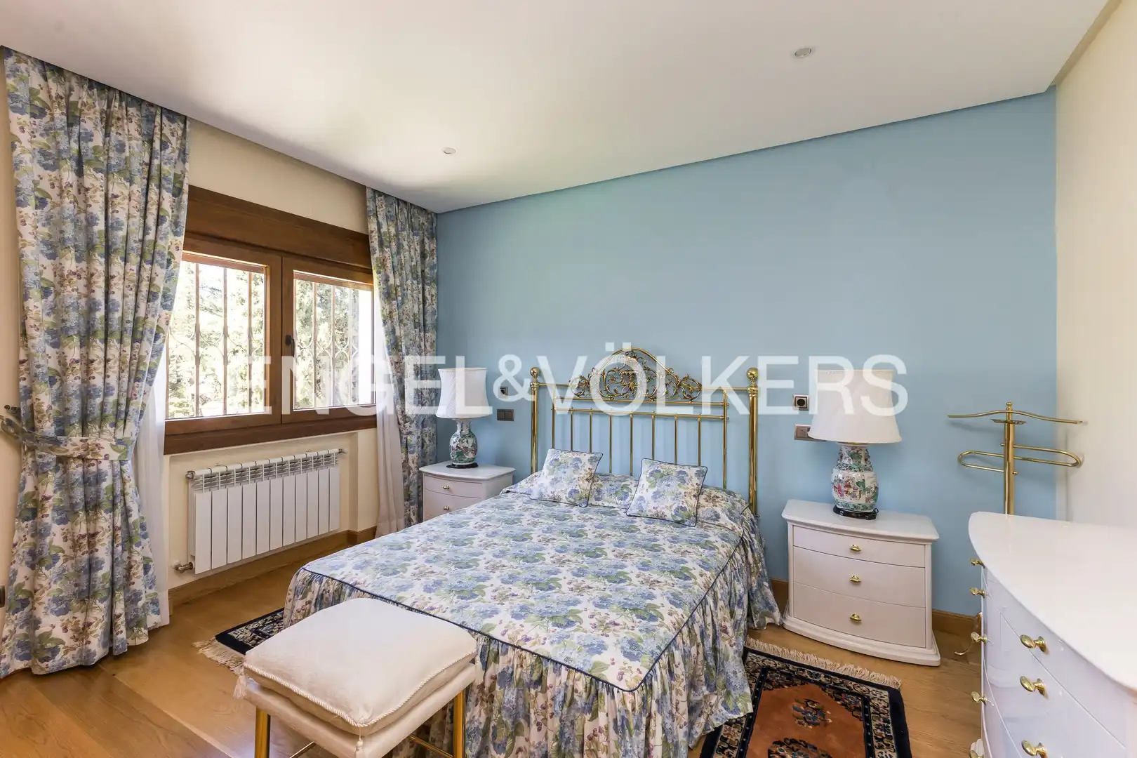Bedroom of Houses for sale in Madrid  with Air Conditioner, Heating and Private garden
