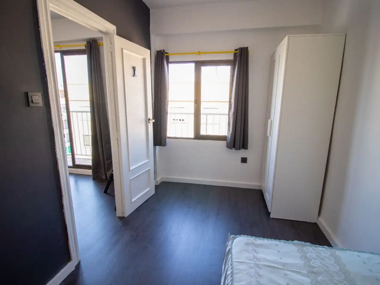 Schlafzimmer von Wohnung zur Miete in Camins al Grau
