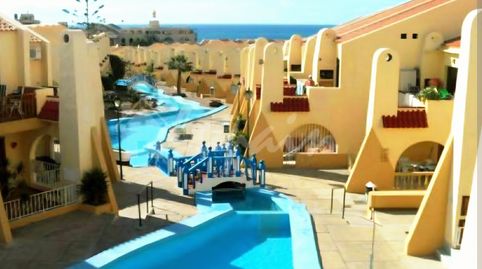 Foto 2 de Apartamento en venta en Playa de las Américas, Adeje