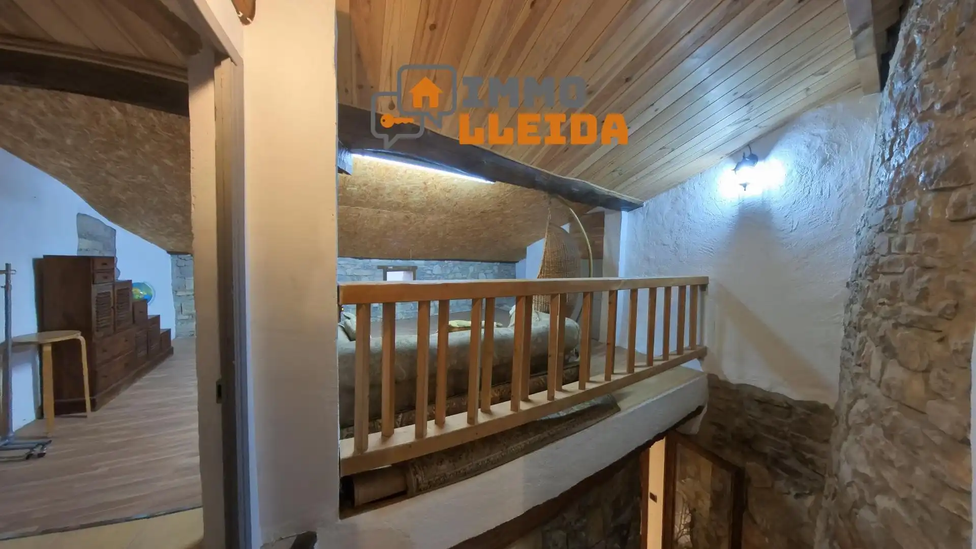 Casa adosada en venda en Montoliu de Segarra amb Moblat