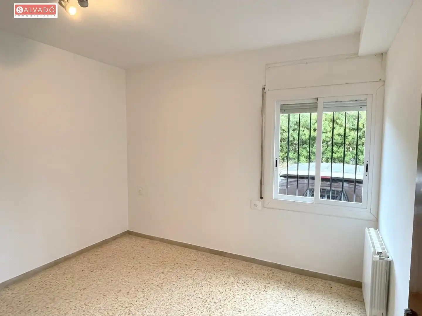 Schlafzimmer von Erdgeschoss zum Verkauf in Calafell mit Heizung, Privatgarten und Terrasse