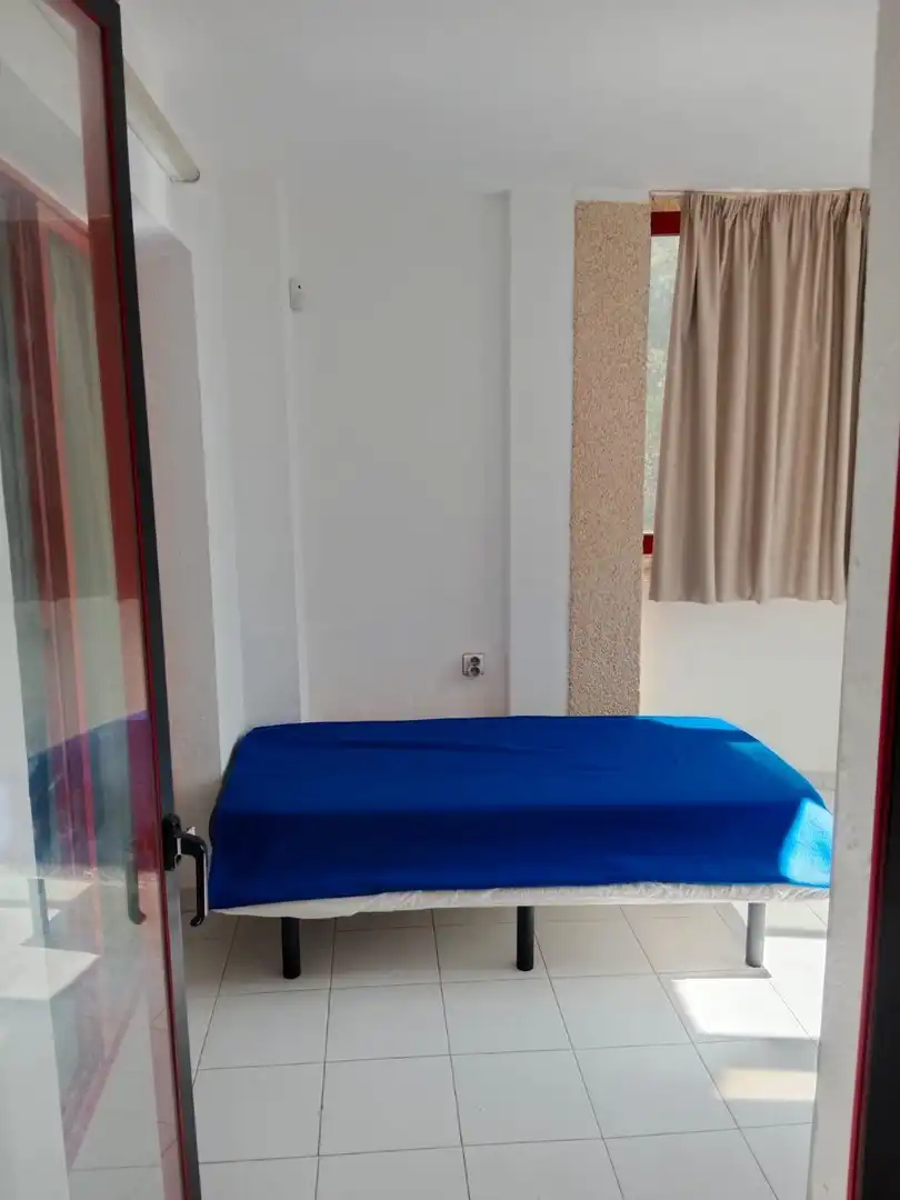 Dormitori de Apartament en venda en Benidorm amb Aire condicionat, Jardí privat i Terrassa