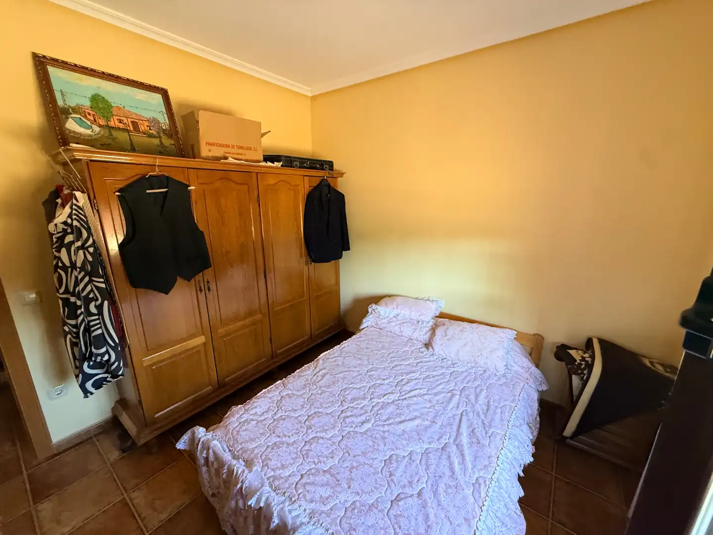 Dormitori de Finca rústica en venda en Tomelloso amb Jardí privat, Piscina i Moblat