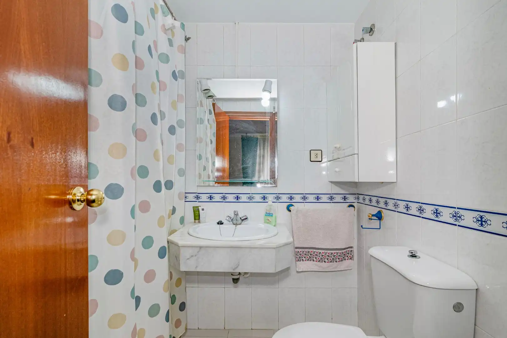 Baño de Casa adosada en venta en Granada con Aire acondicionado y Calefacción