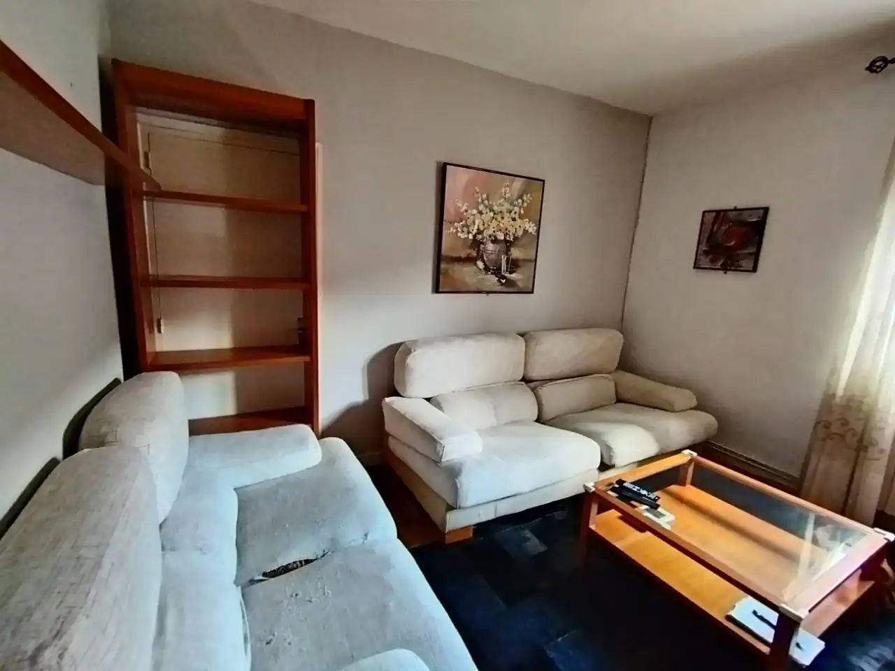 Sala de estar de Piso en venta en Villarcayo de Merindad de Castilla la Vieja con Calefacción, Amueblado y Horno