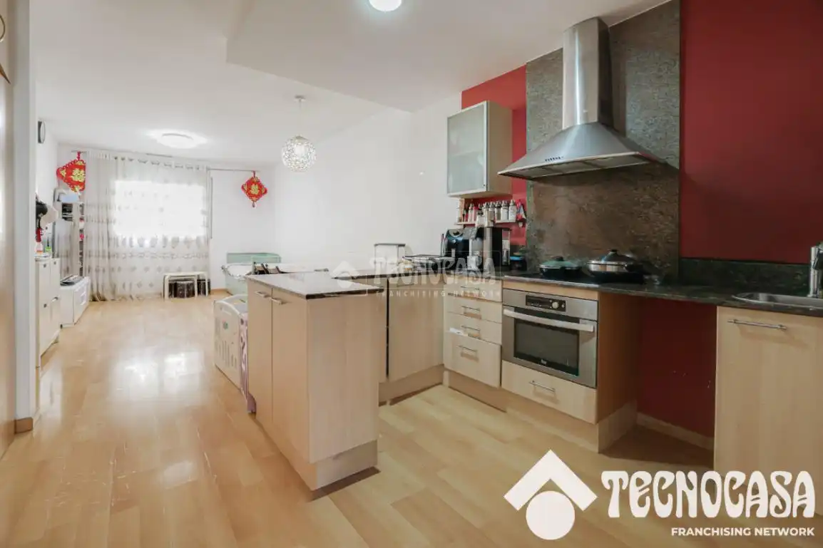 Cuina de Pis en venda en Mataró amb Aire condicionat, Parquet i Terrassa