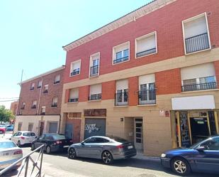 Vista exterior de Àtic en venda en Azuqueca de Henares amb Aire condicionat, Terrassa i Balcó