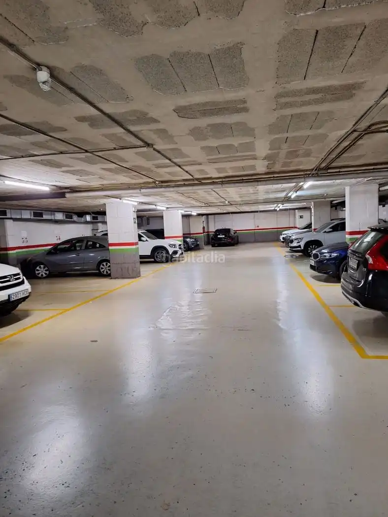 Einzelparkplatz zum Verkauf in Carrer de Balmes 8, imagen 2