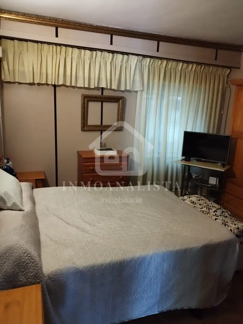 Bedroom of Houses for sale in Requena  with Air Conditioner, Terrace and Storage room