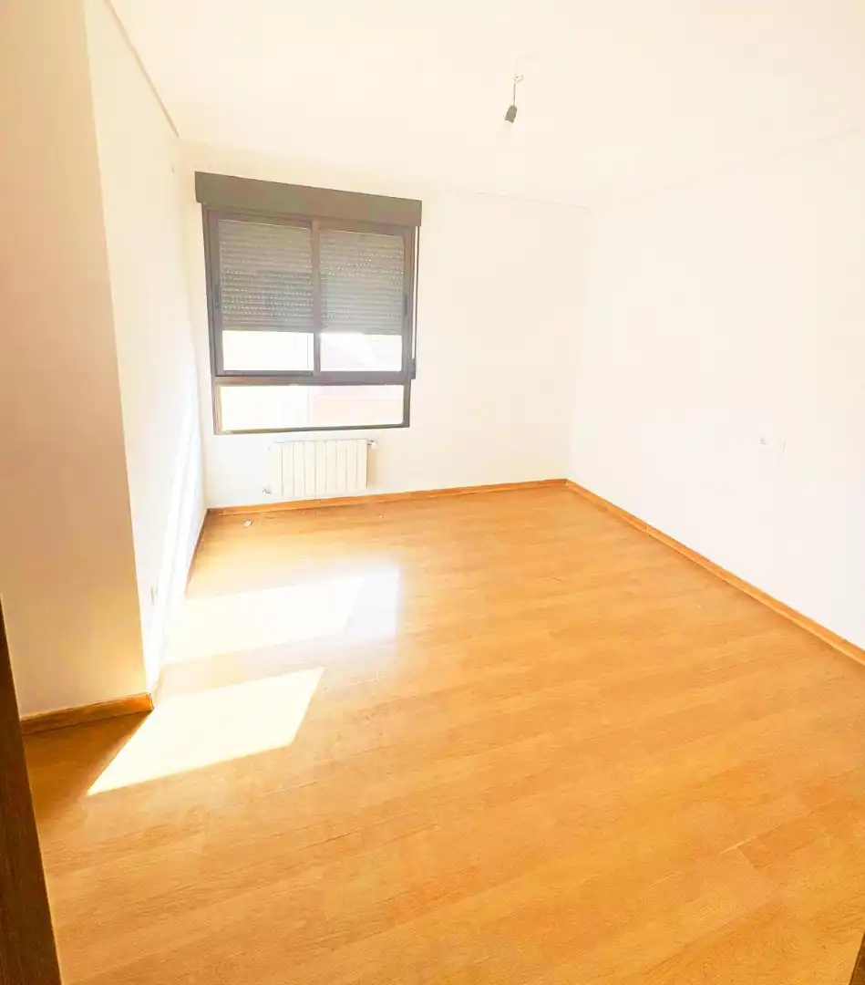 Habitación de Casa adosada en venta en Albacete con Calefacción, Parquet y Internet