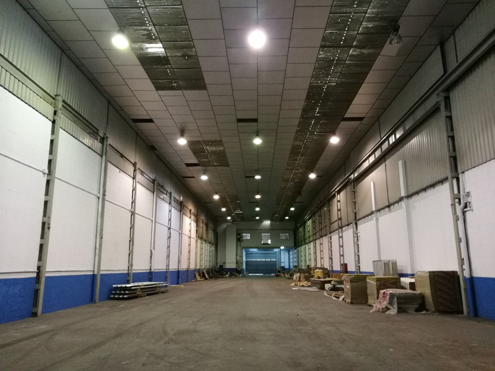 Nau industrial en venda en Ripollet