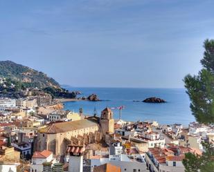 Vista exterior de Casa adosada en venda en Tossa de Mar amb Calefacció, Terrassa i Balcó