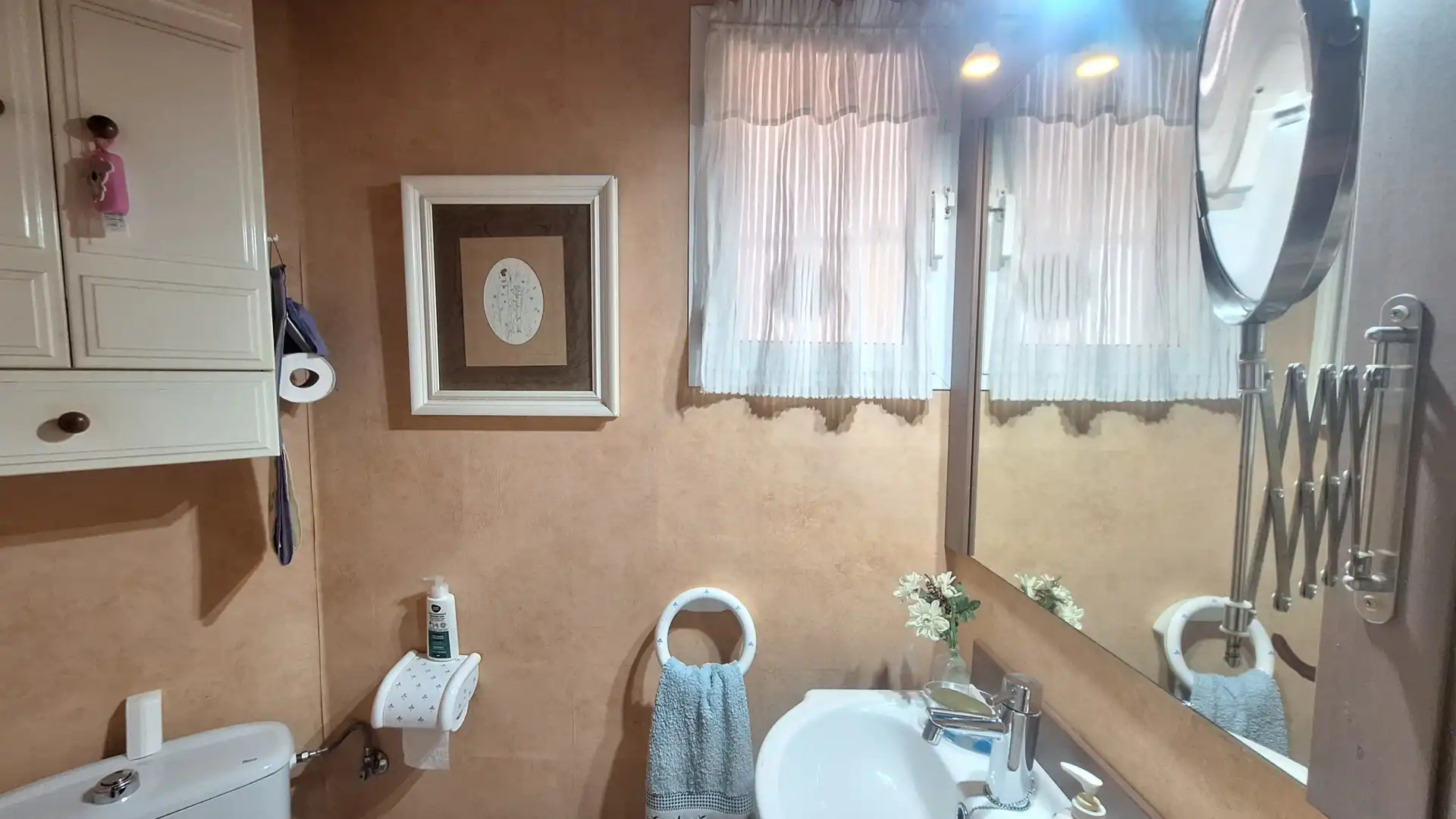 Bathroom of Detached homes for sale in Estepona  with Air Conditioner, Terrace and Swimming Pool