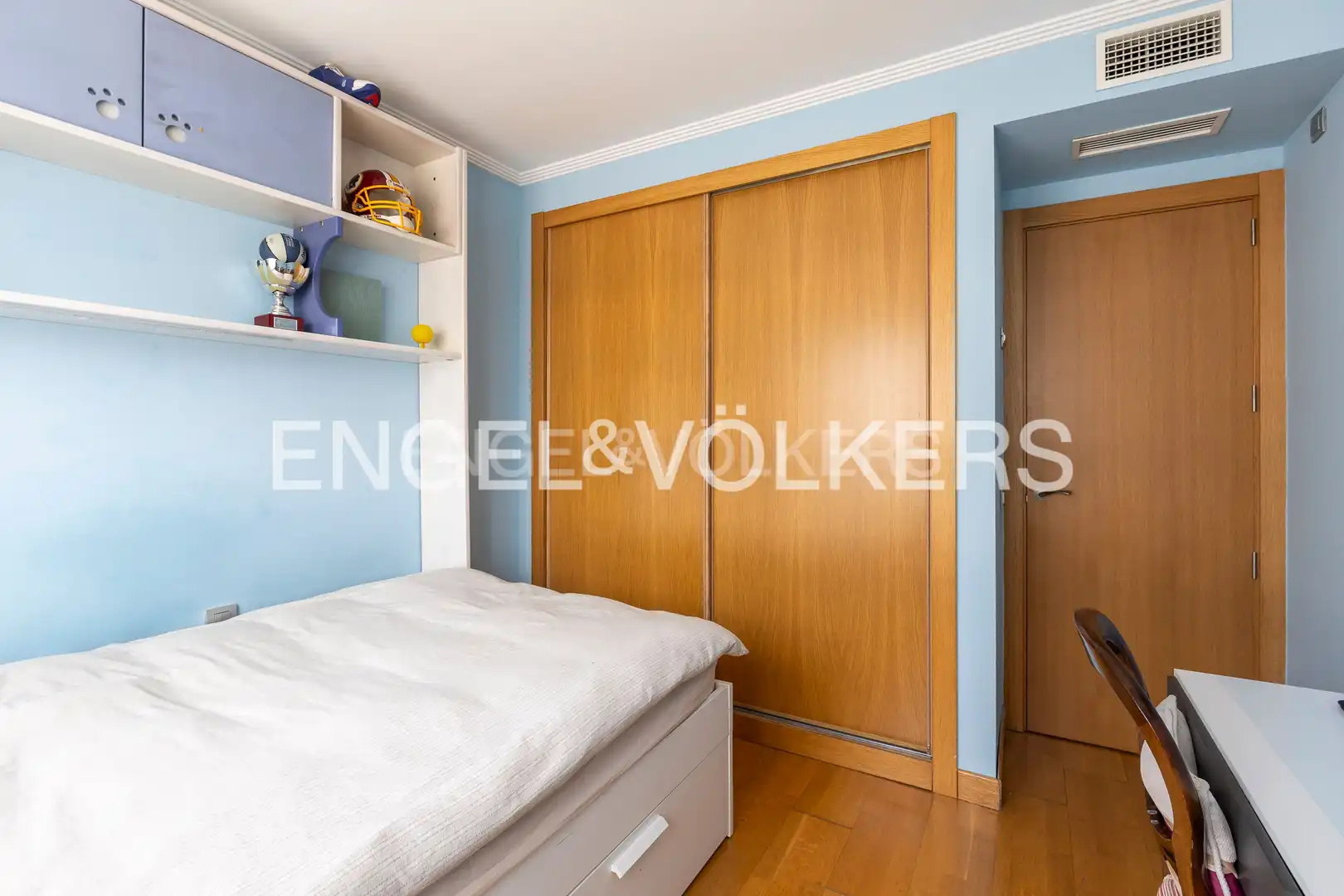Bedroom of Apartments for sale in Madrid  with Air Conditioner, Heating and Parquet flooring