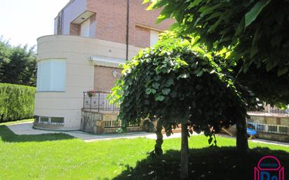 Garden of House or chalet for sale in Mansilla de las Mulas  with Heating and Storage room