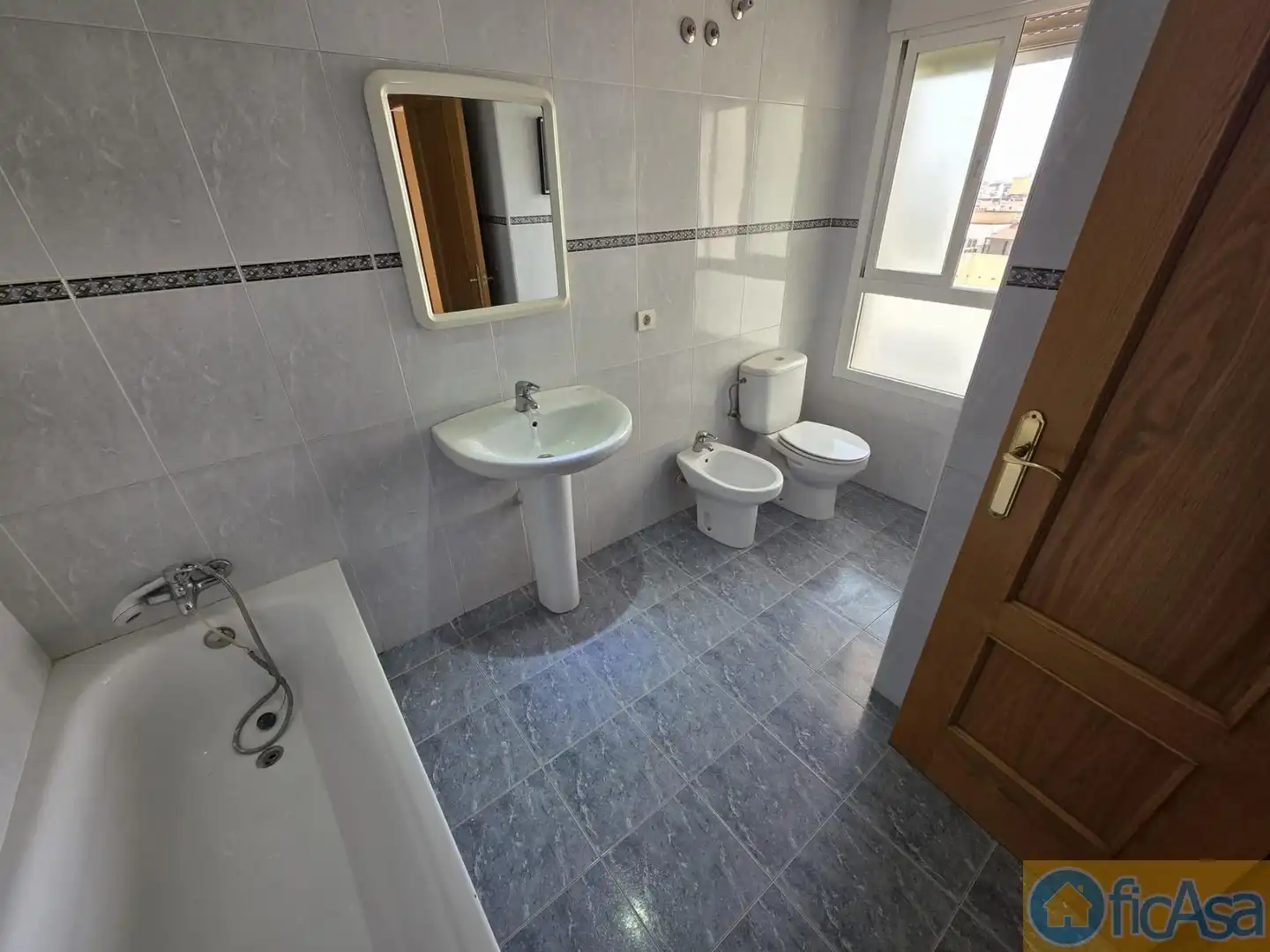 Baño de Ático en venta en Castellón de la Plana / Castelló de la Plana con Aire acondicionado, Calefacción y Terraza